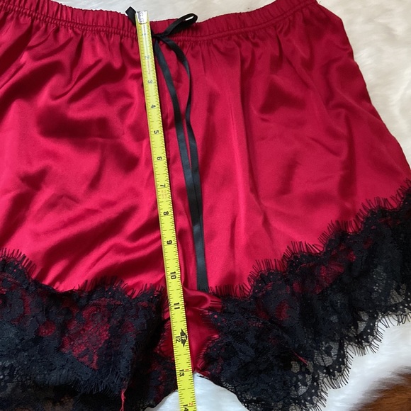 Sexy Christmas shortie pjs in size L - Picture 6 of 12